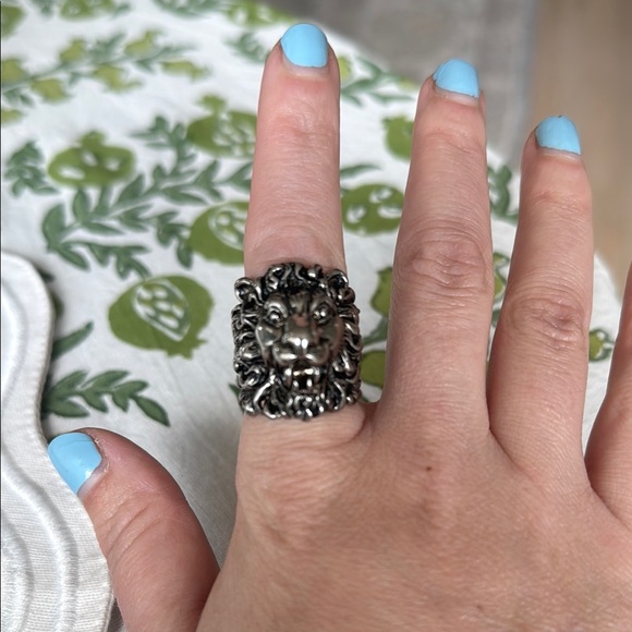 Gucci Silver Lion Head Ring - Picture 1 of 8
